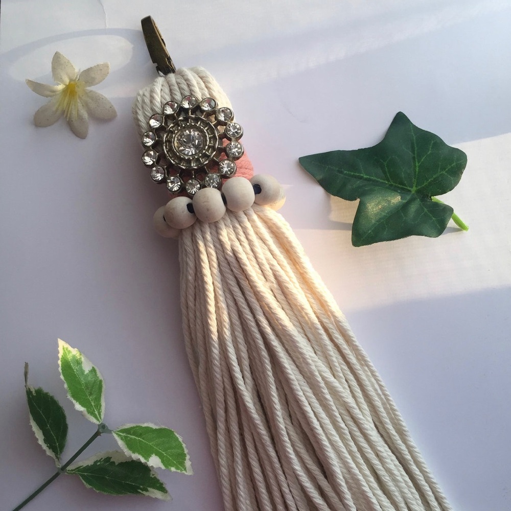 New Handmade Macrame Fringe Bag with Keychain - Picture 9 of 9